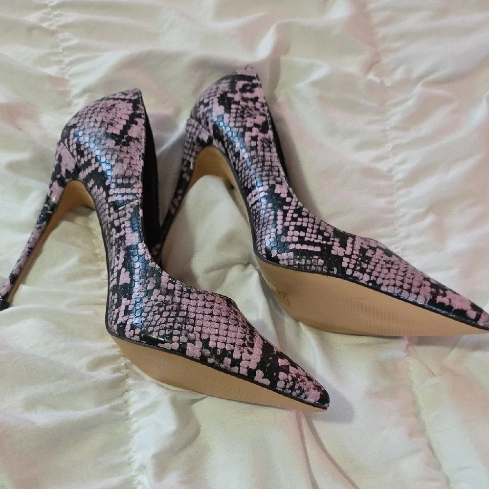 PrettyLittleThing Pink Snakeskin Pointed Toe Stiletto Pumps Heels‎ Size 7